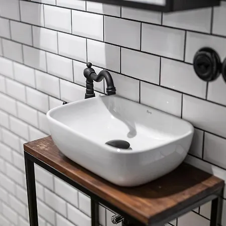 Moko - Moko - 10min Metro - 5min Mswia - 5min Sgh - 2km Wum *