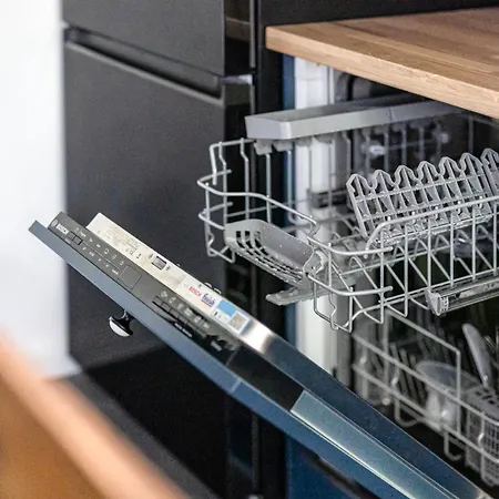 Moko - Moko - 10min Metro - 5min Mswia - 5min Sgh - 2km Wum