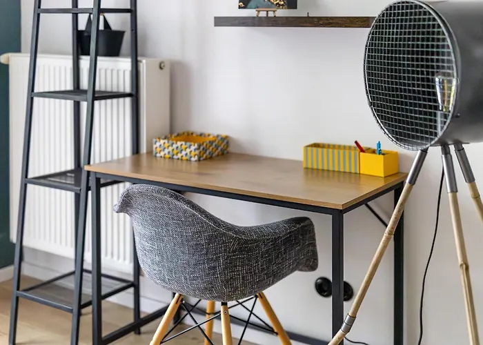 Moko - Moko - 10min Metro - 5min Mswia - 5min Sgh - 2km Wum *