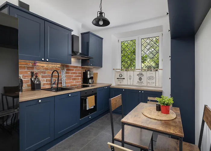 Moko - Moko - 10min Metro - 5min Mswia - 5min Sgh - 2km Wum *