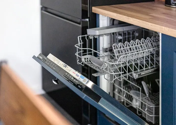 Moko - Moko - 10min Metro - 5min Mswia - 5min Sgh - 2km Wum